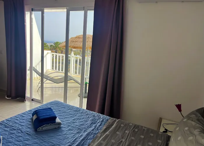 בית נופש Duplex 2 Terraces Sea View קוסטה טגוויסה